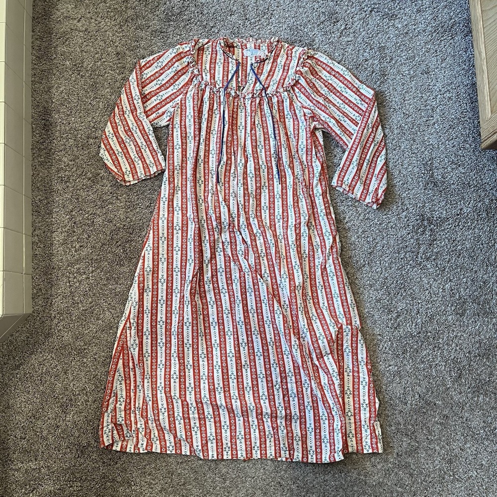 Vintage Montgomery‎ Ward Flannel Nightgown Size Medium (12-14) 100% Cotton
